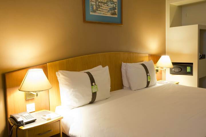 Room 75 of 184