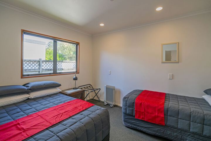 Room 9 of 38