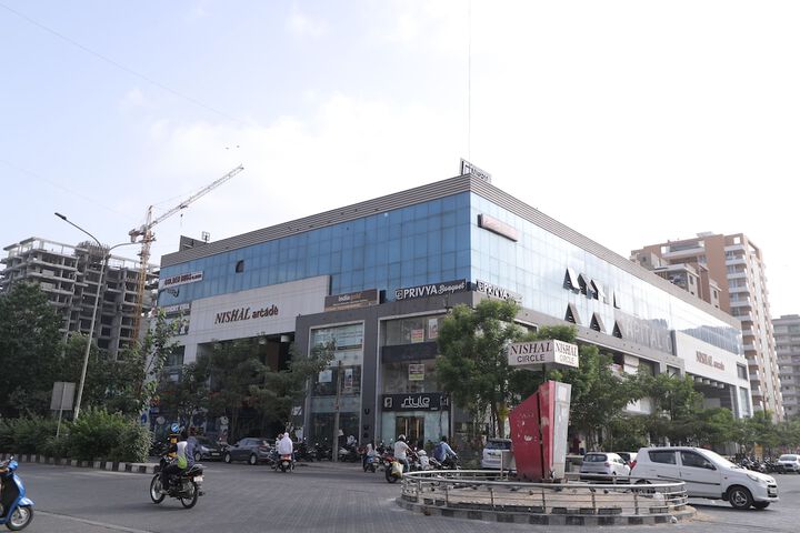 Exterior of Hotel Privya Rooms and banquet Surat