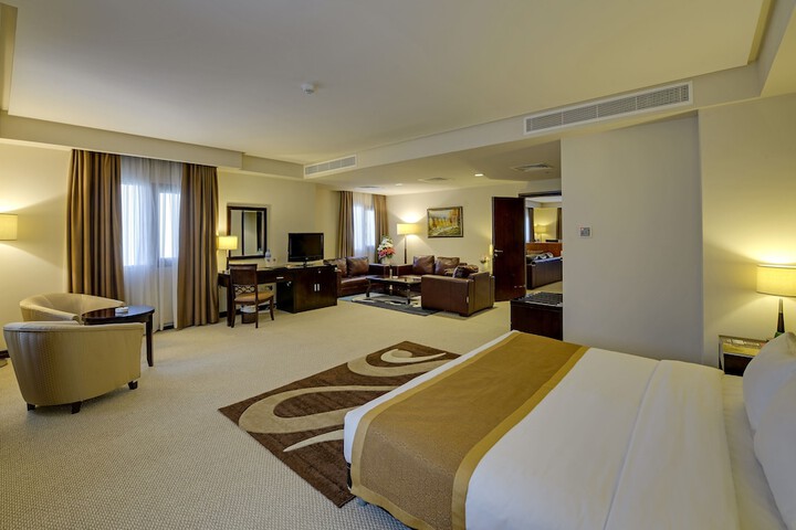 Room 32 of 65