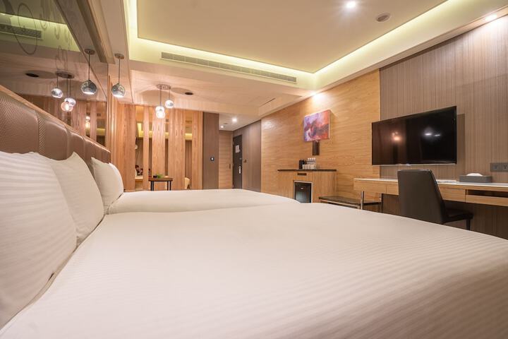 Room 21 of 126