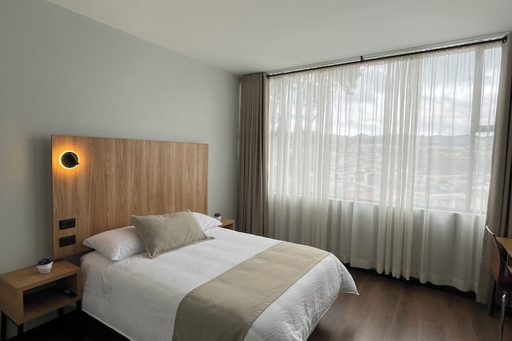 Room 9 of 34