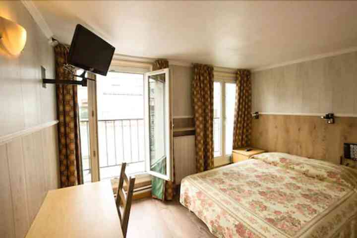 Room 27 of 34