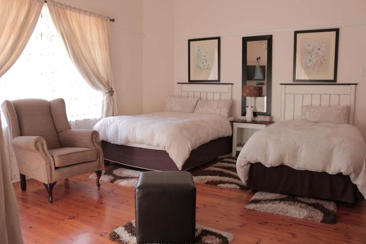 Room 10 of 25