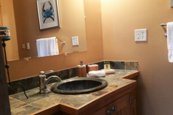 Room 4 of 17