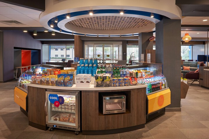Snack bar