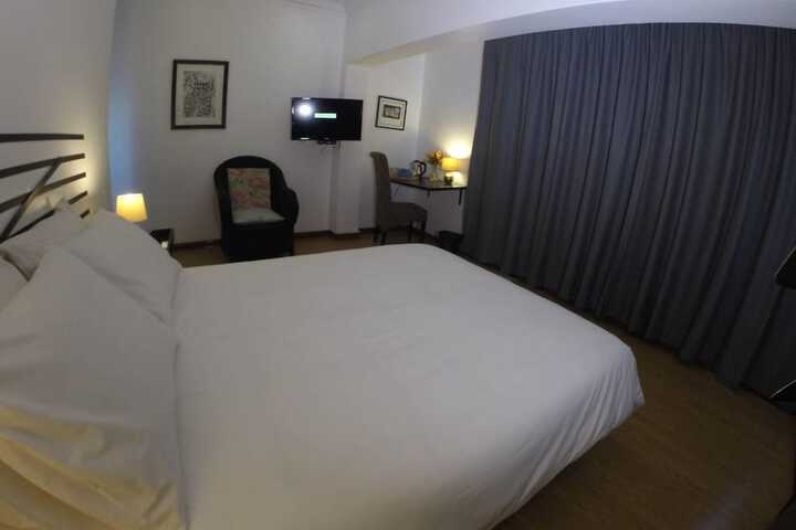 Room 7 of 19