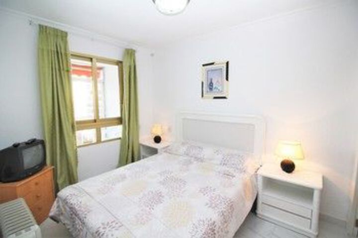 Room 9 of 16