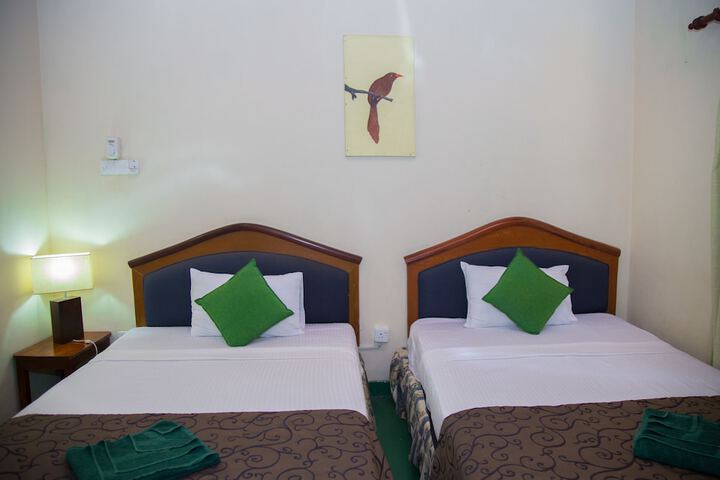 Room 9 of 37
