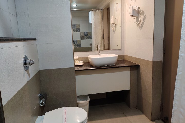 Room 45 of 79
