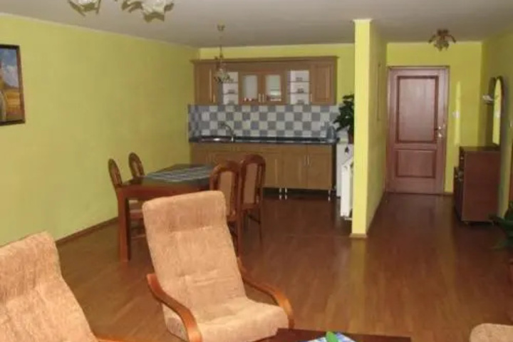 Room 6 of 13