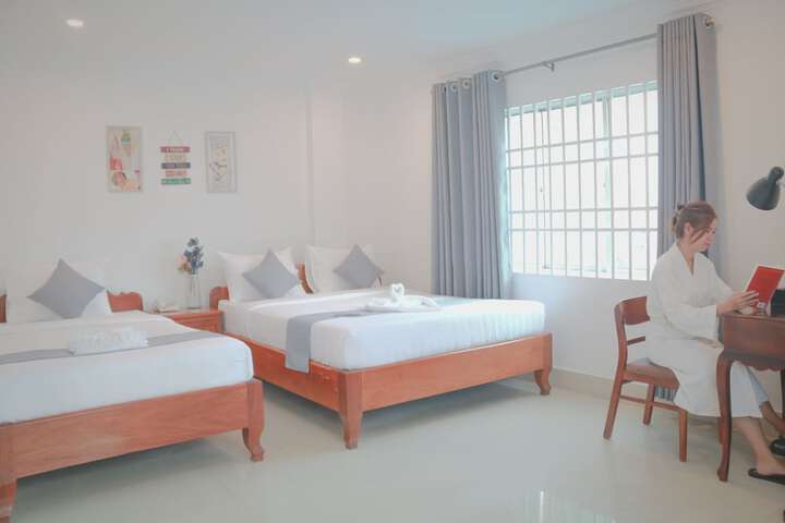 Room 43 of 79