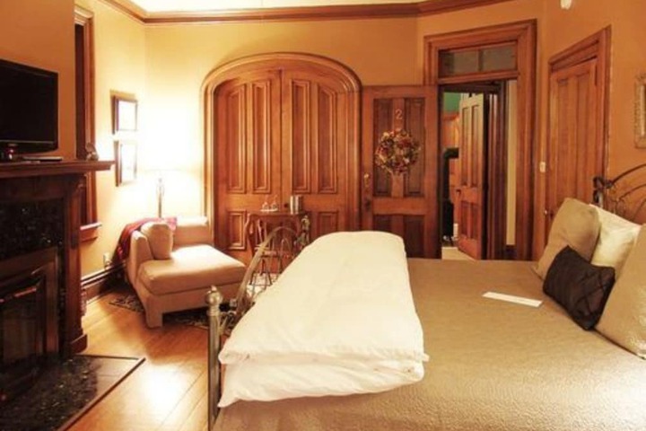 Room 8 of 43