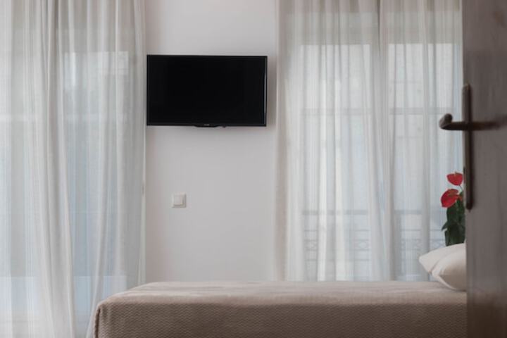 Room 32 of 69