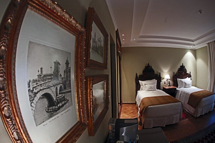 Room 10 of 70