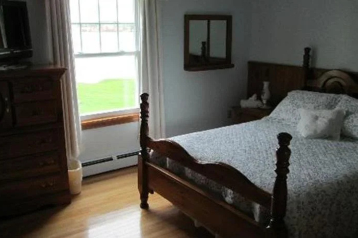 Room 2 of 8