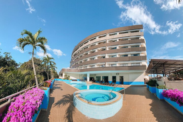 Hotel Pool