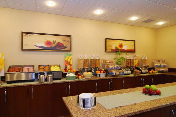 Breakfast/Coffee Service 31 of 38