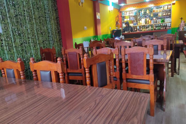 Dining 2 of 6