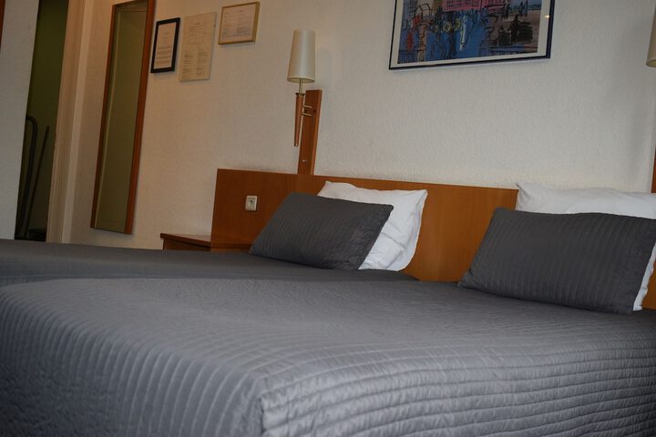 Room 8 of 40