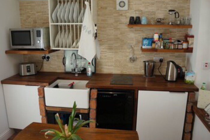 Room 18 of 28