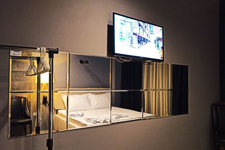 Room 65 of 80