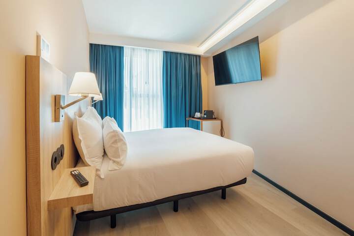 Room 15 of 46
