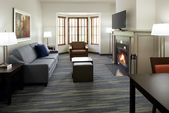 1queen Murphy Bed Fireplace Studio Suite (1 of 16)