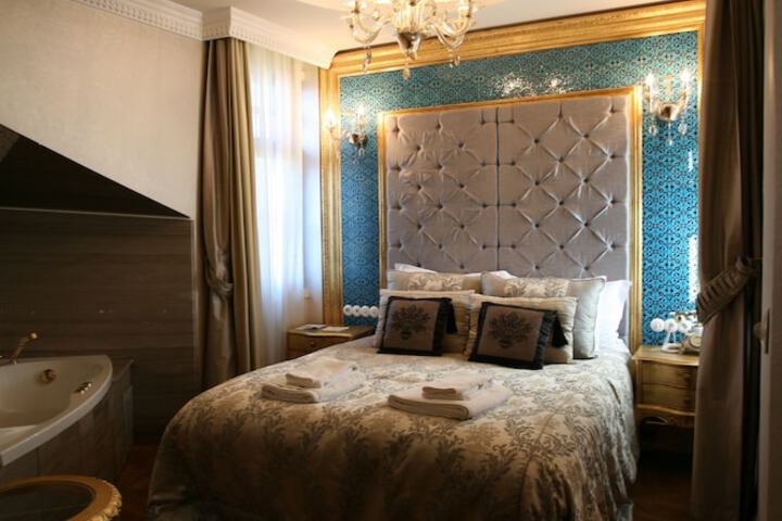 Room 10 of 94