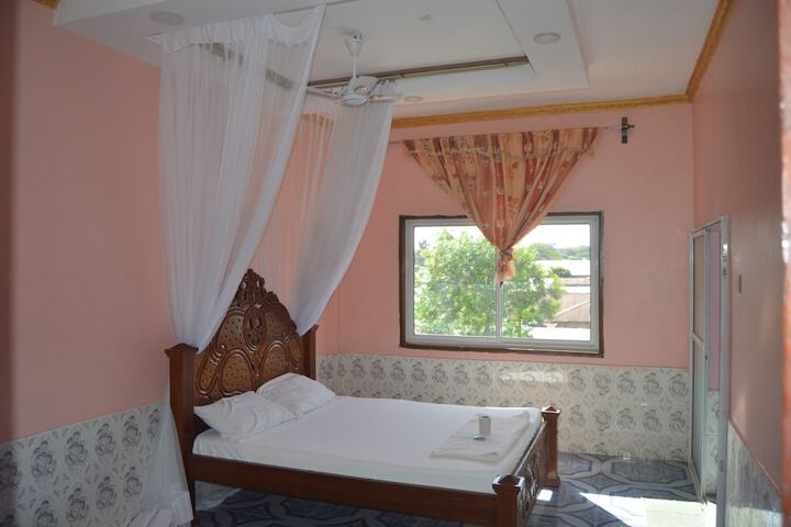 Room 19 of 32