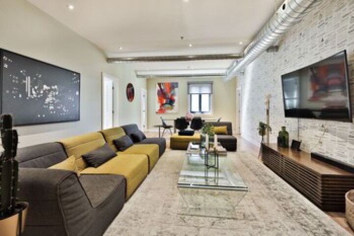 Room 43 of 74