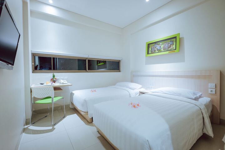 Room 16 of 40
