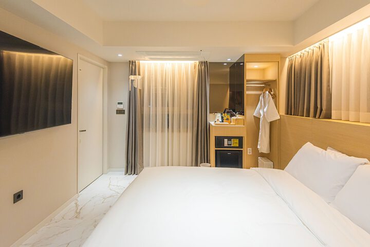 Room 10 of 71