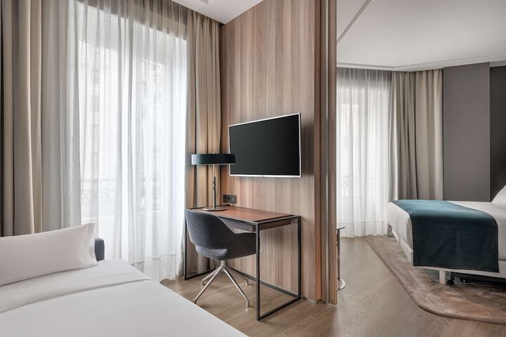 Room 15 of 47