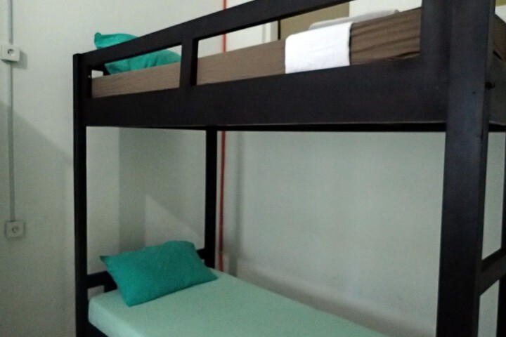 Room 3 of 16