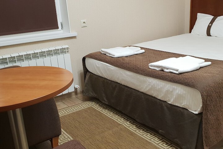 Room 12 of 38