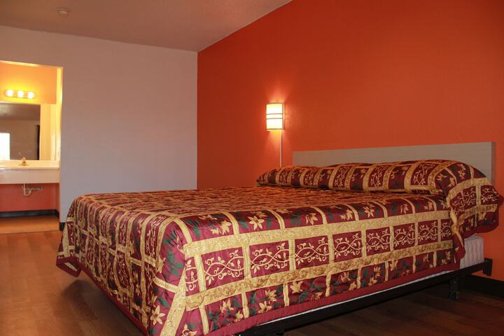 Standard | King Bed (6 of 10)