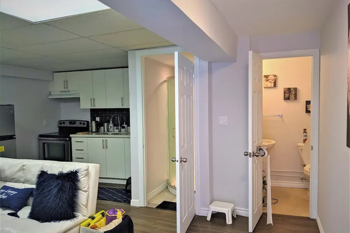 Room 6 of 20