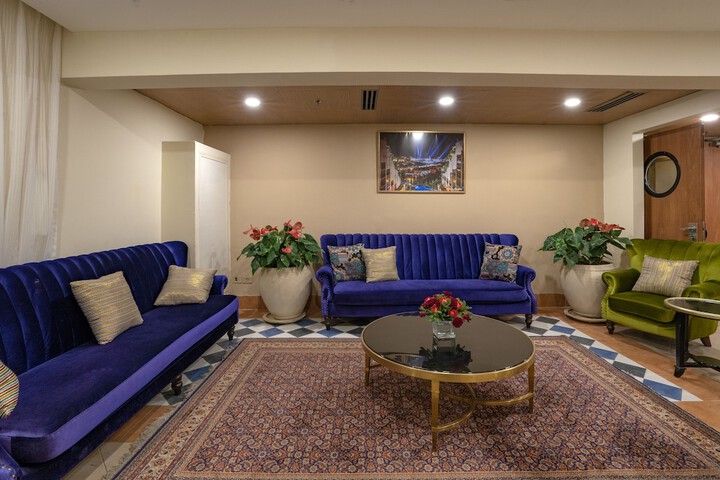 Entrance & Lobby