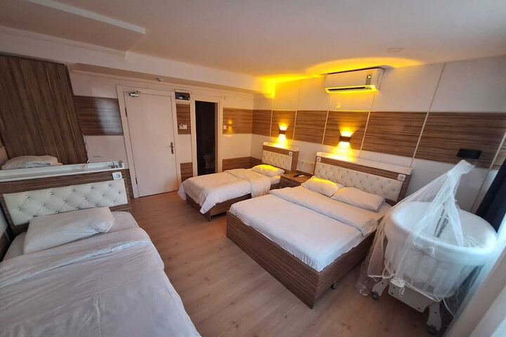 Room 28 of 73