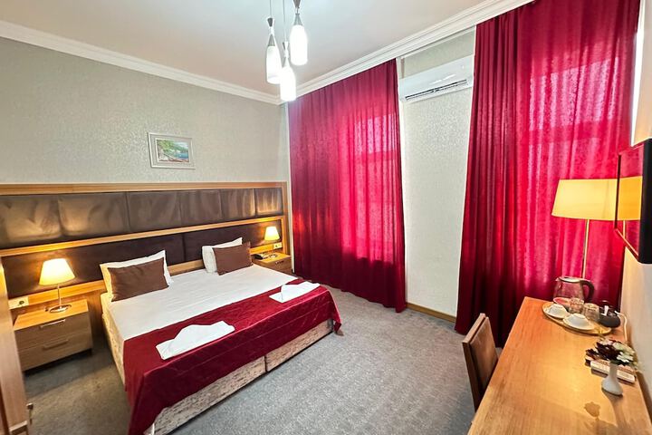 Room 12 of 47