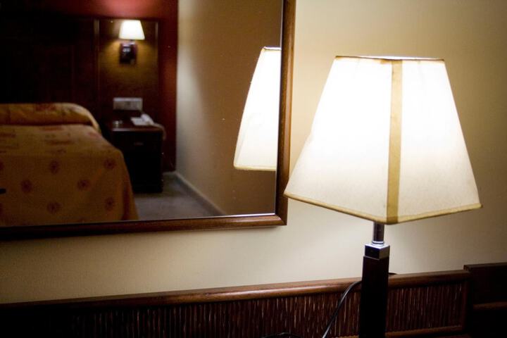 Room 11 of 37