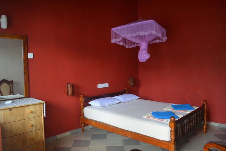 Room 13 of 39