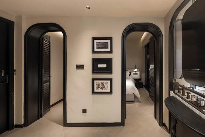 Room 16 of 134