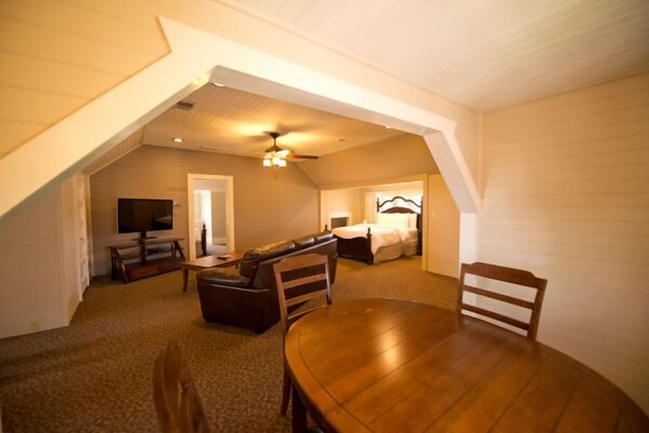 Room 28 of 47