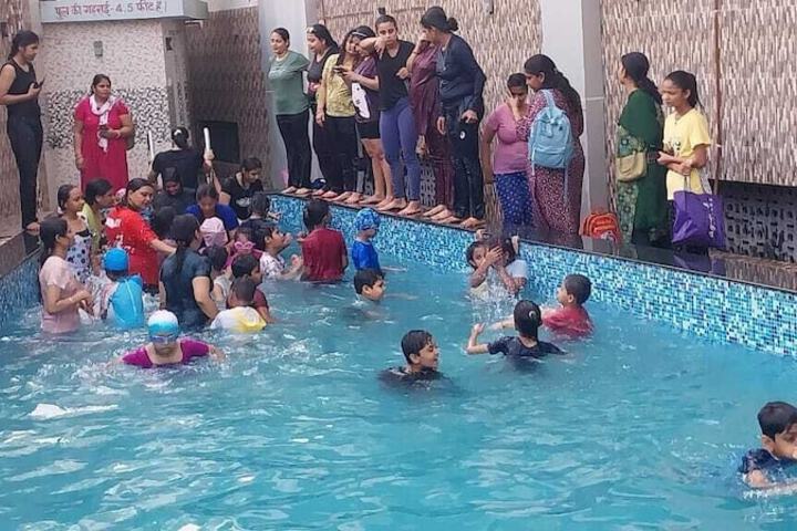 Pool 17 of 28