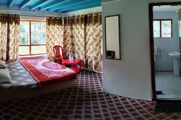 Room 4 of 17