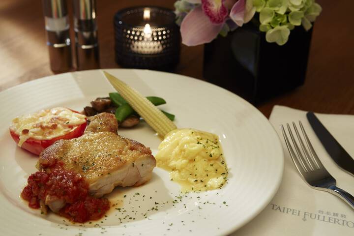 Dining 46 of 66