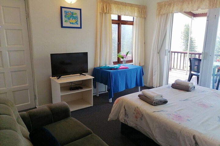 Room 4 of 20