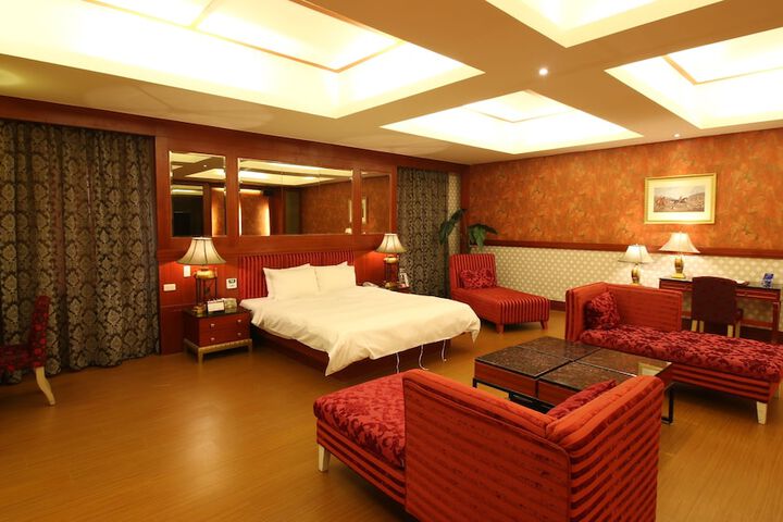 Room 6 of 44